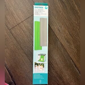 We R Memory Keepers Infinity Backdrops - Shotbox greenscreen and gray backdrops.